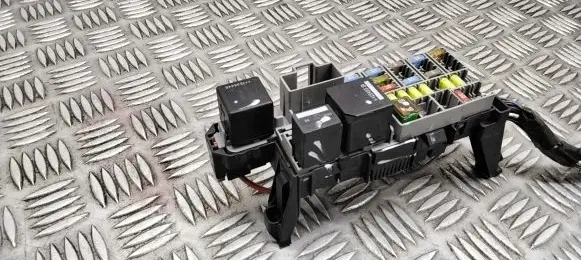 Volvo V70 Fuse module 3800159