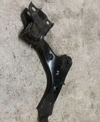 Front lower control arm/wishbone