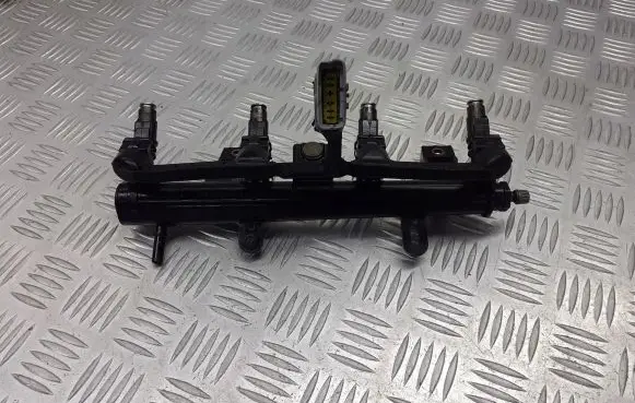 Citroen C2 Fuel main line pipe