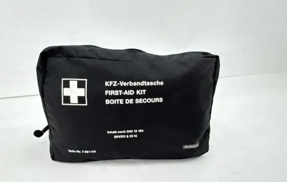 BMW 3 F30 F35 F31 First aid kit 7261178