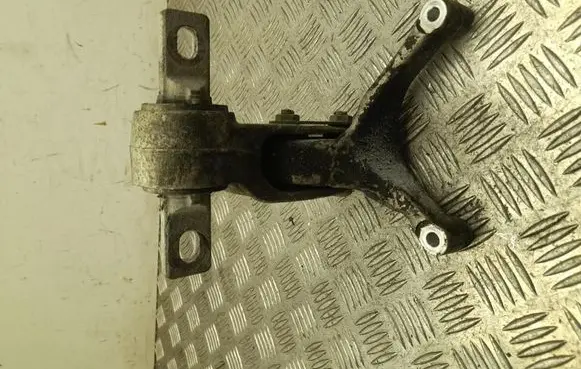 Tesla Model X Engine mounting bracket