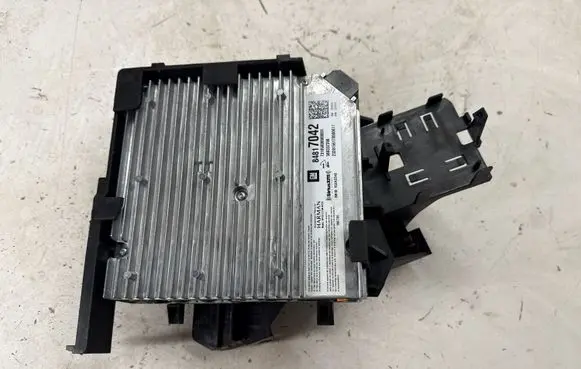 Chevrolet Camaro Center console control module 84817042 588352398 7310500000000X