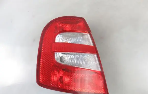 Skoda Fabia Mk1 (6Y) Rear/tail lights 6Y6945111B 6Y6945095B