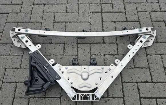 Maserati GranTurismo II Front strut bar 