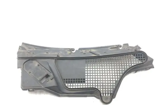 Mercedes-Benz E W210 Wiper trim 2108301513