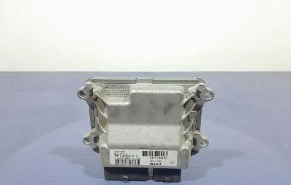Dacia Logan I Engine control unit/module ECU 237101467R