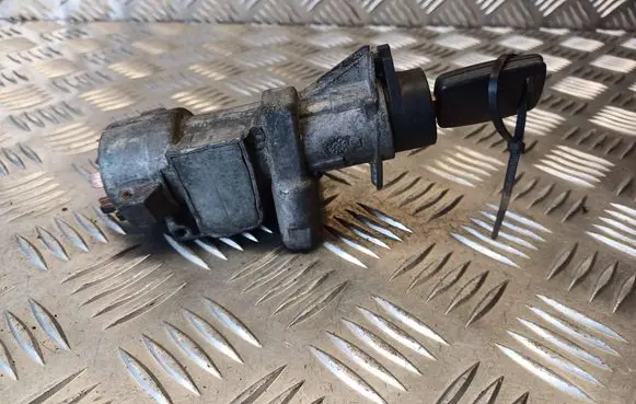 Audi A4 S4 B5 8D Ignition lock 4B0905851B 4B0905849