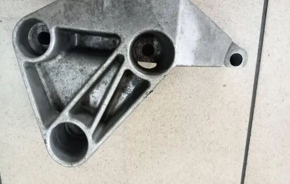 Renault Scenic II - Grand scenic II Engine mount bracket 8200108112