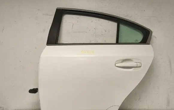 Toyota Avensis T270 Rear door 