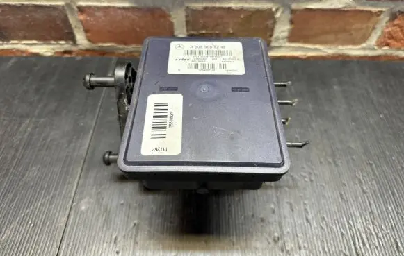 Mercedes-Benz C W205 ABS Pump A2059007245 A009D437