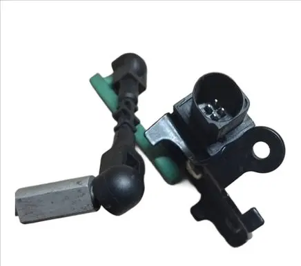Headlight/headlamp level sensor