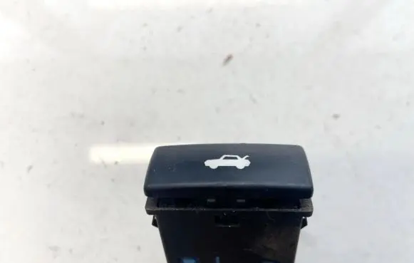Rover 75 Tailgate opening switch 