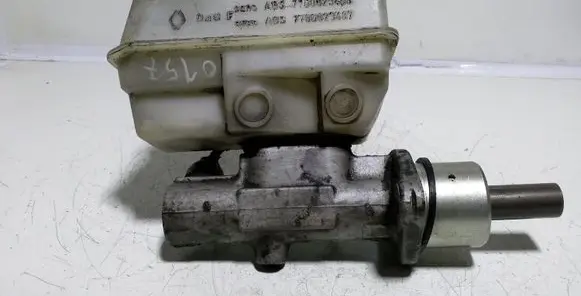 Master brake cylinder