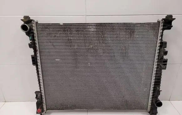 Jeep Grand Cherokee Coolant radiator 68273308AA