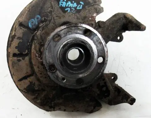 Skoda Fabia Mk2 (5J) Front wheel hub spindle knuckle