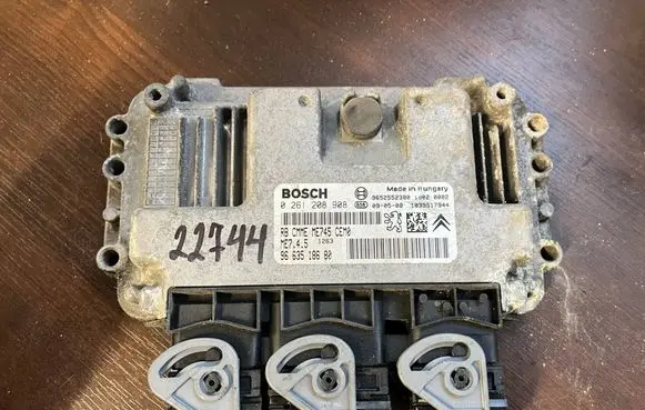 Peugeot 207 Engine control unit/module 9663518680 0261208908