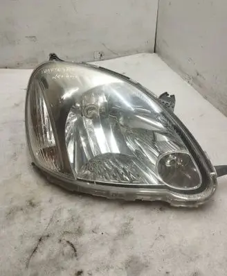 Toyota Yaris Headlight/headlamp