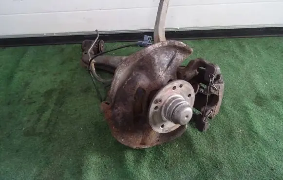 Mercedes-Benz E W210 Front wheel hub spindle knuckle