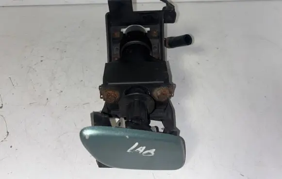 Mazda 3 I Headlight washer spray nozzle P3831