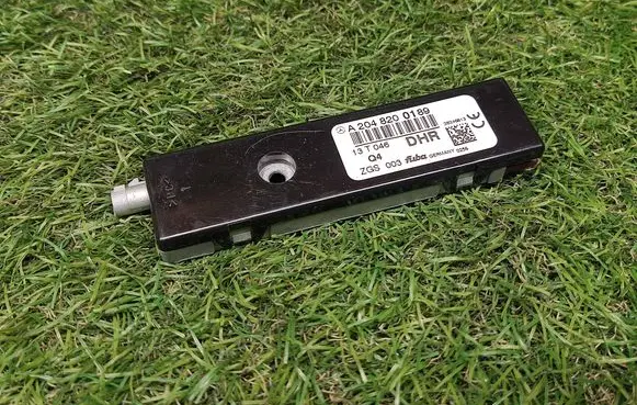 Mercedes-Benz C W204 Antenna control unit A2048200189