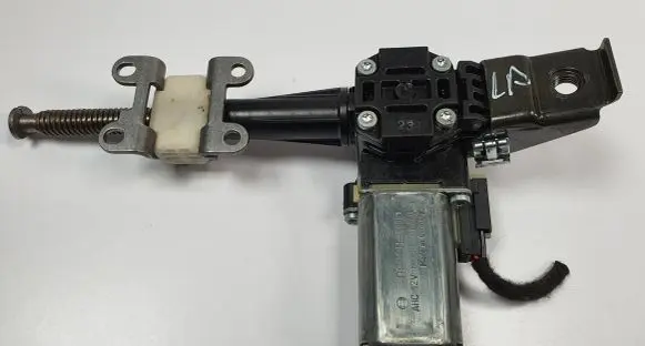 Mercedes-Benz SL R230 Seat adjustment motor 0390201946