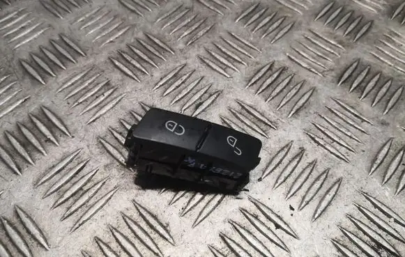 Mercedes-Benz E W212 Central locking switch button A2049058402 2049058402