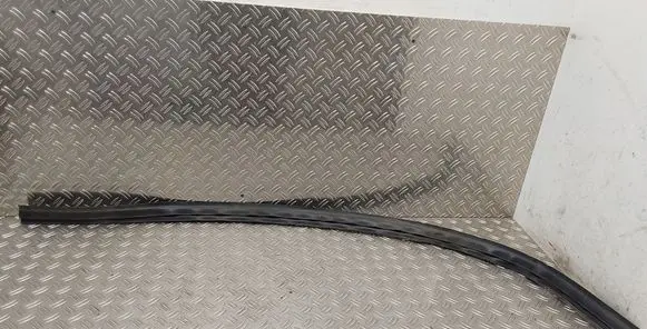 Toyota RAV 4 (XA40) Other sill/pillar trim element 