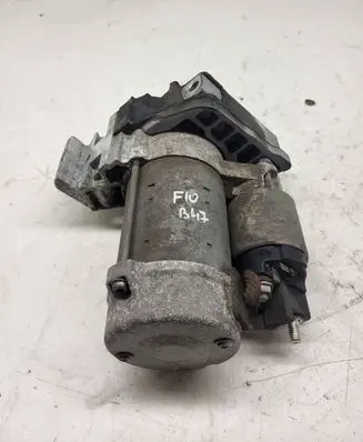 BMW 5 F10 F11 Starter motor 8570846 4380000492