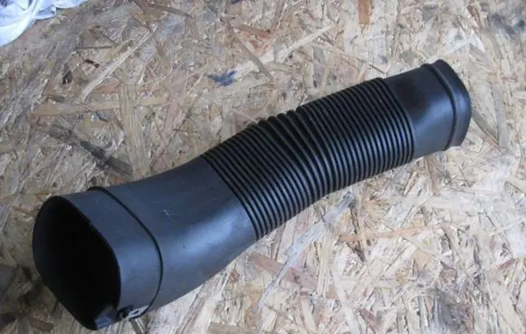 Skoda Fabia Mk2 (5J) Air intake duct part 6Q0129618G