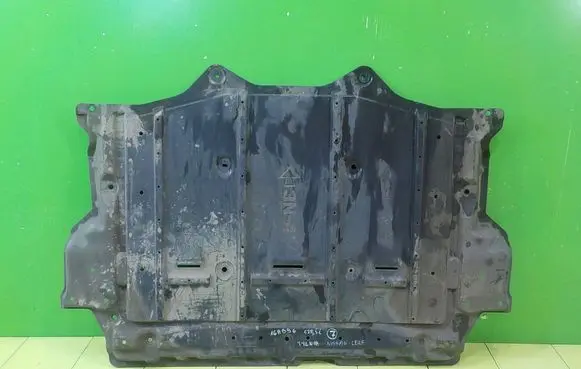 Nissan Leaf I (ZE0) Engine splash shield/under tray 748N33NL0A