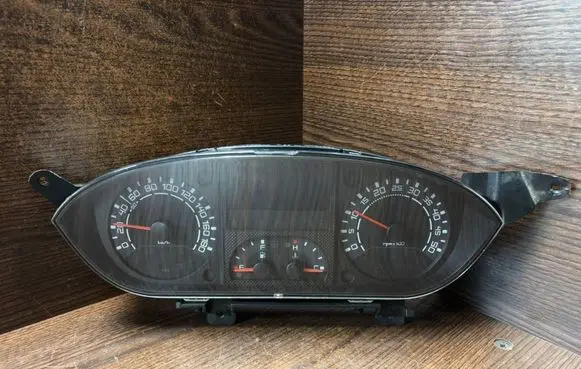 Iveco Daily 3rd gen Speedometer (instrument cluster) 555001210100 555001210200