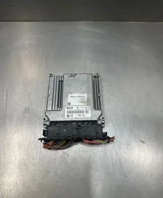 BMW X3 E83 Engine control unit/module 0281011564 7796571 7796703