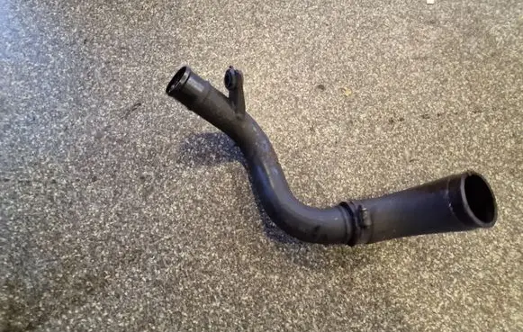 Air intake hose/pipe