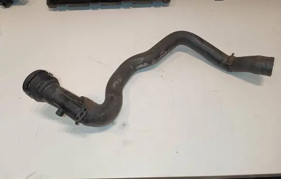 Skoda Fabia Mk1 (6Y) Engine coolant pipe/hose 600122291F