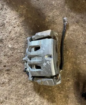 Toyota bZ4X Front brake caliper 526