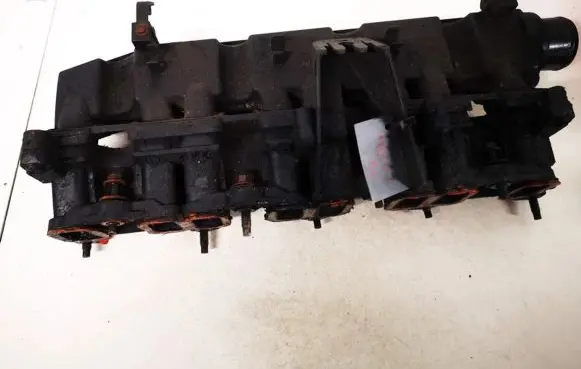 Ford Mondeo Mk III Intake manifold 1s709424bd 1s70-9424bd