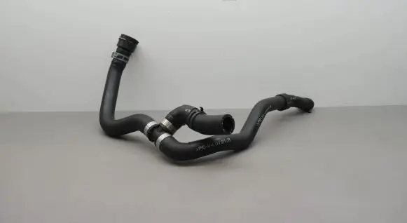 Volkswagen Jetta VI Engine coolant pipe/hose
