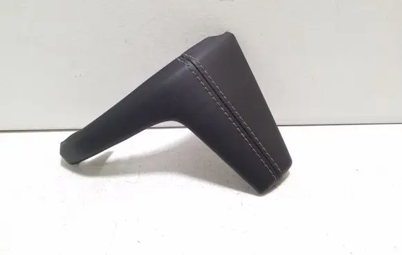 Nissan Qashqai J12 Panel trim 682T06UA0A