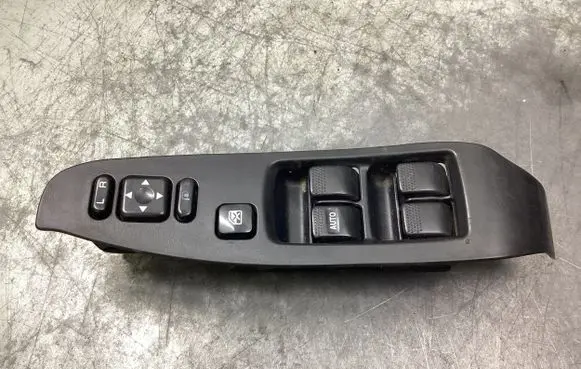 Subaru Outback Electric window control switch 83071AE021
