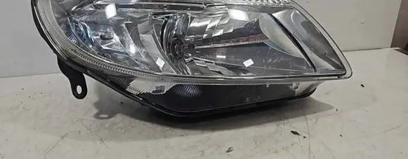 Skoda Fabia Mk2 (5J) Headlight/headlamp 5J1941018 1E02470252