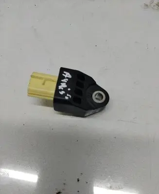 Toyota Auris E180 Airbag deployment crash/impact sensor 8983102140 425D7EDJY