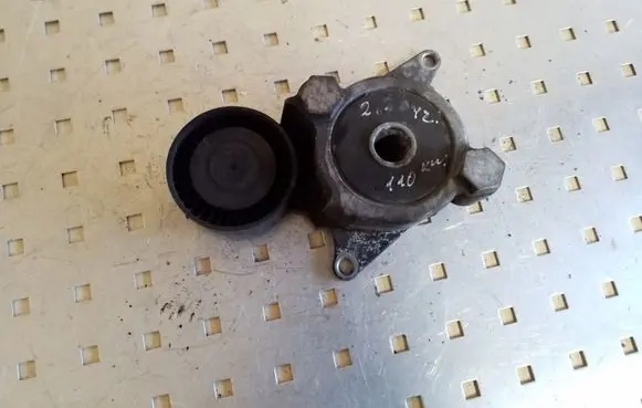 Toyota Avensis T270 Generator/alternator belt tensioner