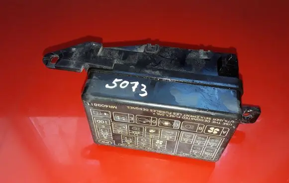 Mitsubishi Pajero Sport I Fuse module MR409811