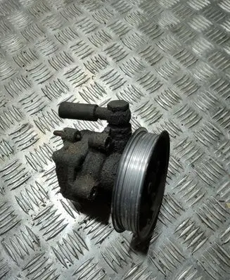 Volkswagen Touran I Power steering pump 038145255B