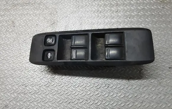 Nissan Primera Electric window control switch