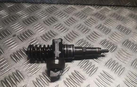 Volkswagen Phaeton Fuel injector 07Z130073H