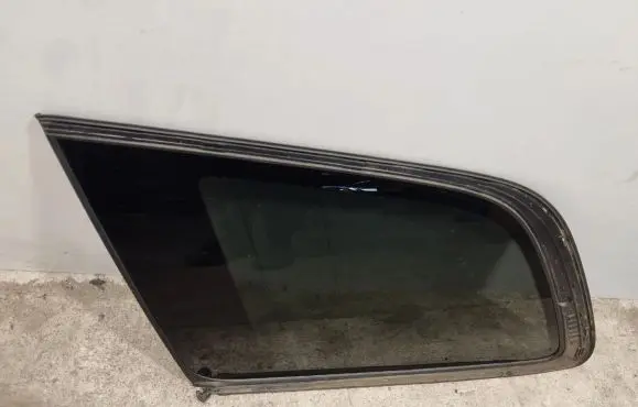Volvo XC90 Rear side window 32206907