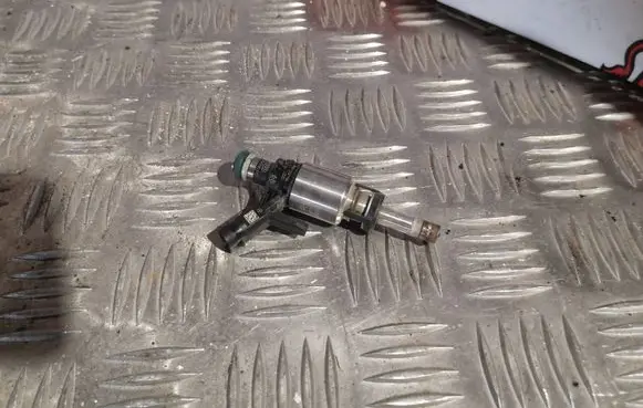 Audi A3 S3 8V Fuel injector 06G906036B 0261500318