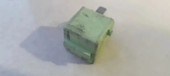 BMW 5 E39 Other relay 61368373700 61.368373700