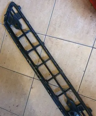 Volvo XC60 Front bumper lower grill 32296071